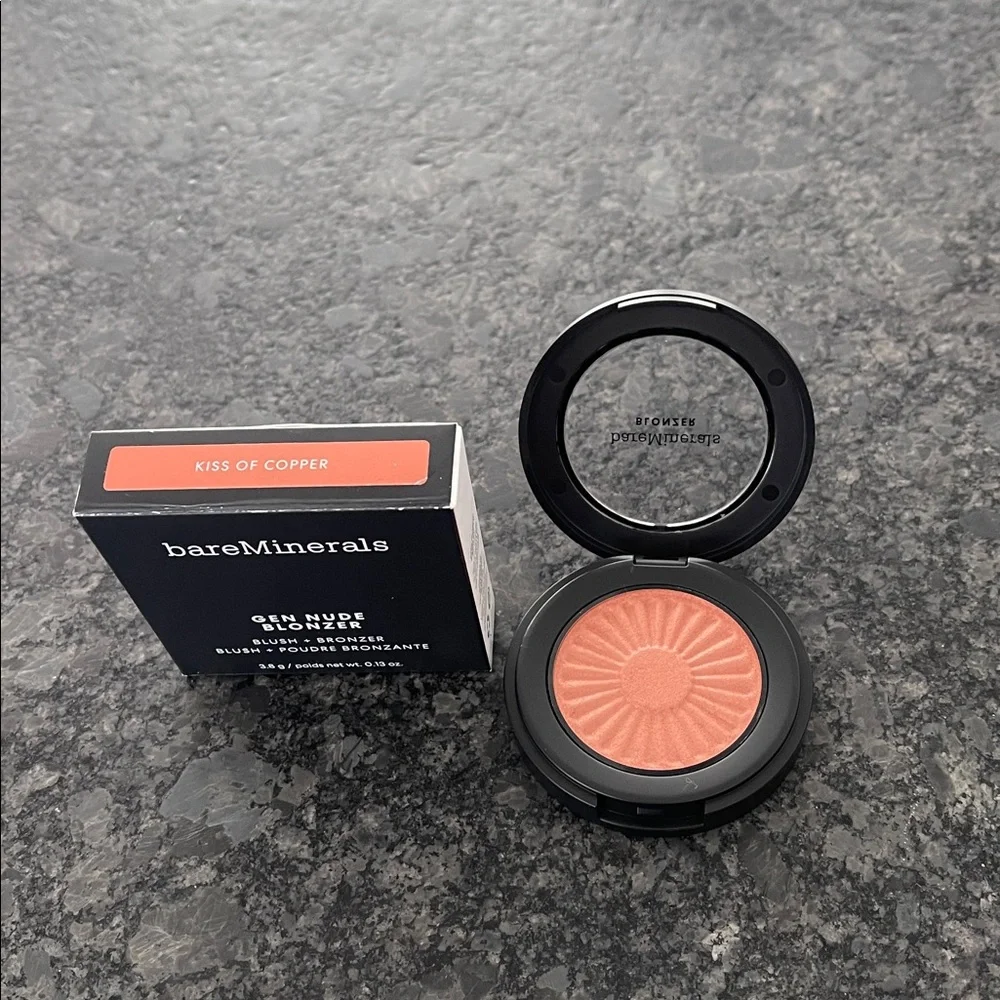 Bare Minerals Gen Nude Blonzer in Kiss of Copper flushed copper blush + bronzer